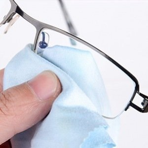 Comment nettoyer le chiffon en microfibre de tes lunettes – Horus X