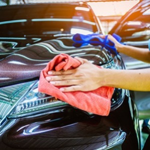 Nettoyage et soins de la voiture 